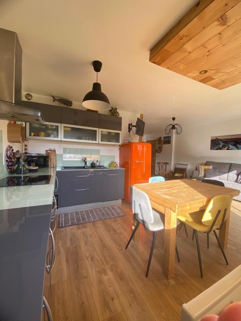 Appartement Au Calme Avec Vue Sur Les Montagnes. ซิวริเย ภายนอก รูปภาพ